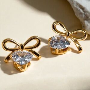 Chic 18K Gold Bow Earrings with Sparkling Crystals
